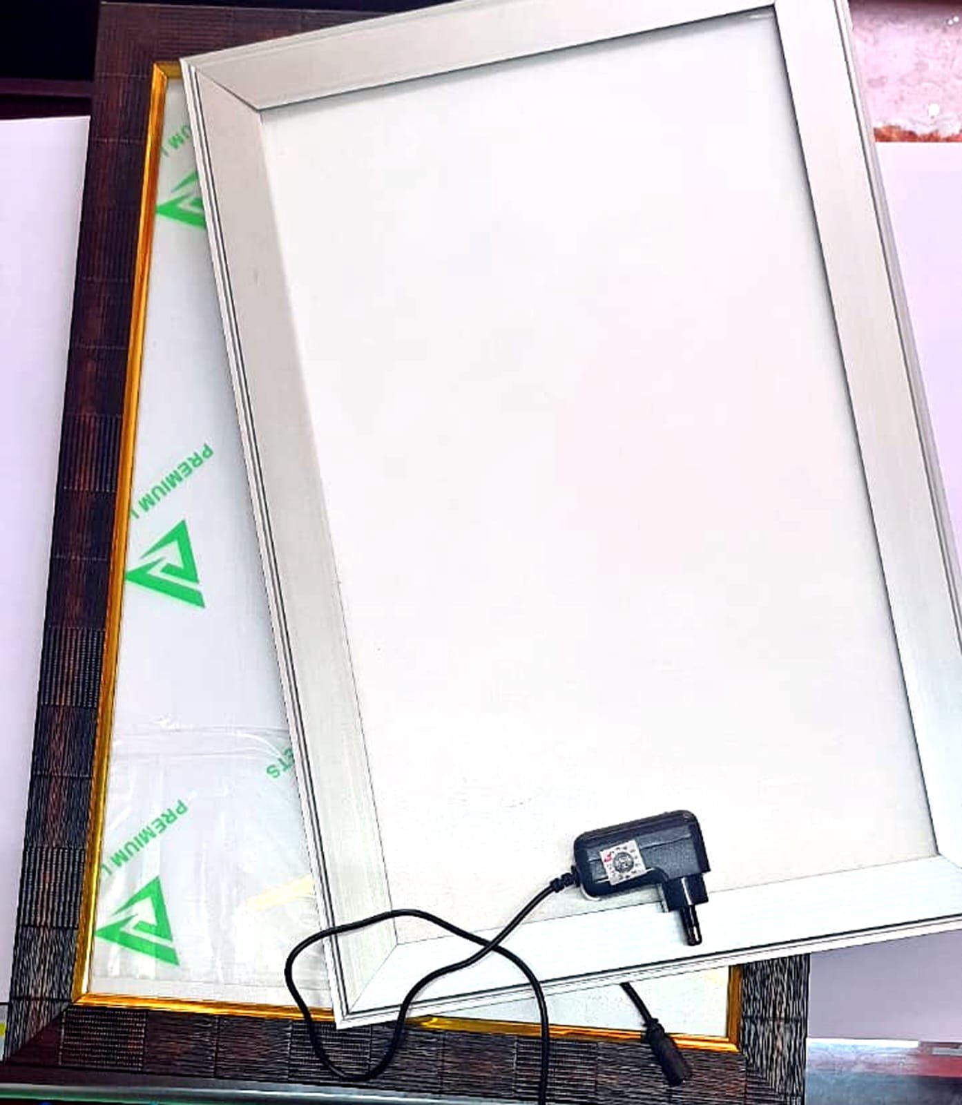 LED Photo Frame Design